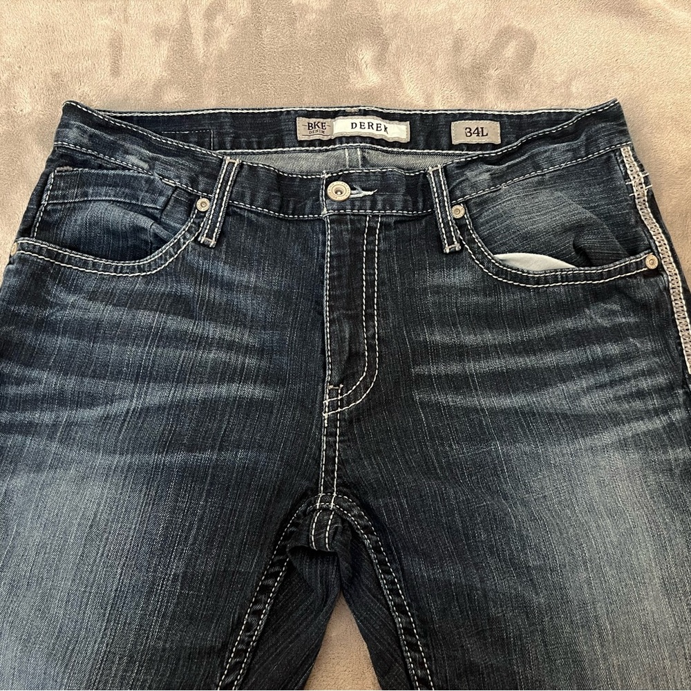 Buckle BKE 34L Derek Style Denim Blue Jeans Like New